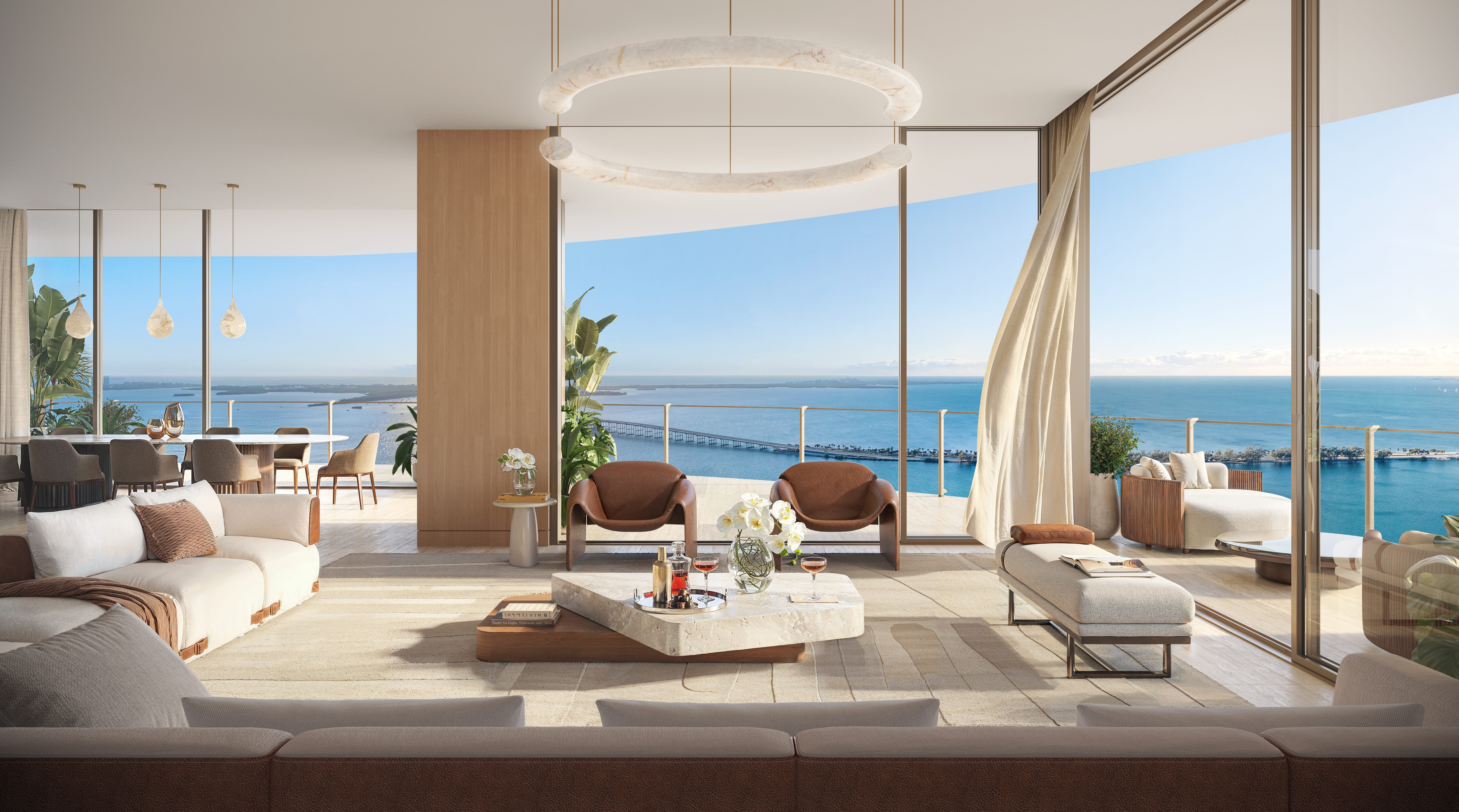Salón principal de la residencia con vistas a la bahía